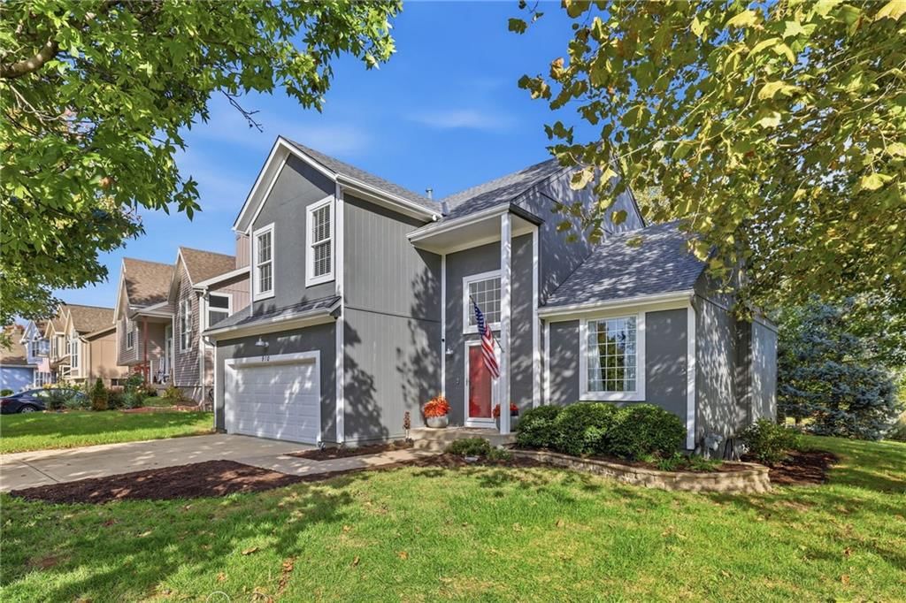 910 W Elizabeth Street, Olathe, KS: listing photo 3