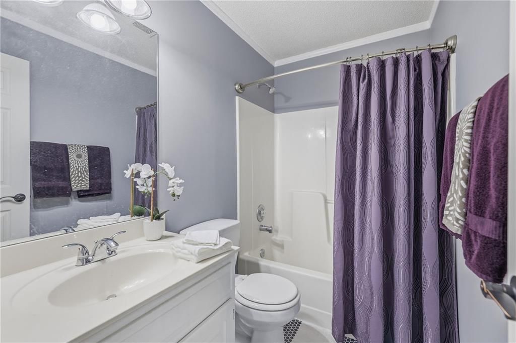 Photo 22 of 38 - 910 W Elizabeth Street, Olathe, KS 66061