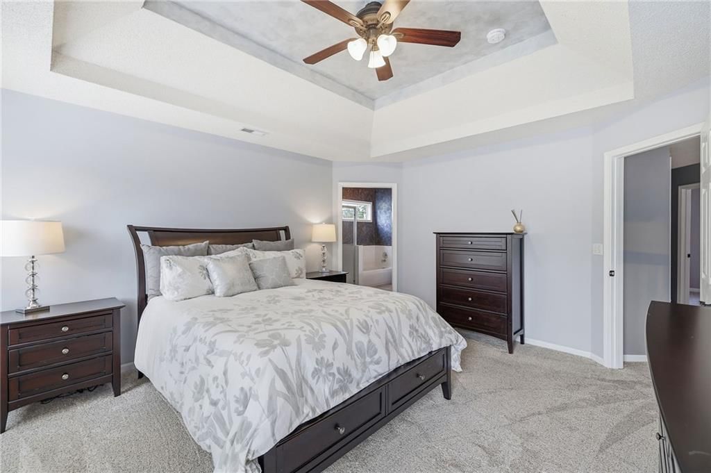 Photo 29 of 38 - 910 W Elizabeth Street, Olathe, KS 66061