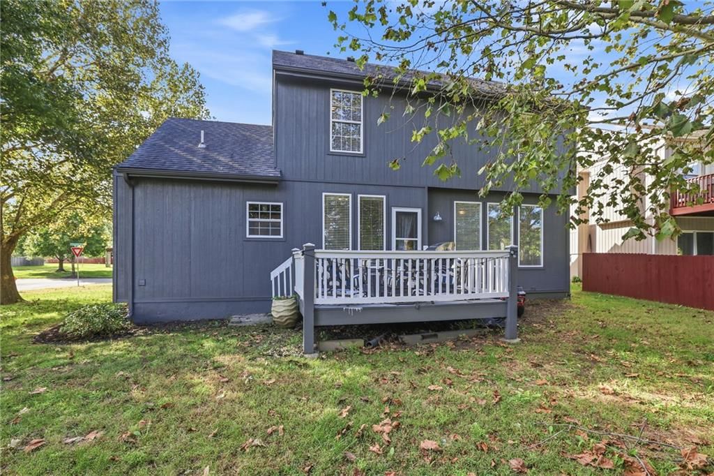 Photo 35 of 38 - 910 W Elizabeth Street, Olathe, KS 66061