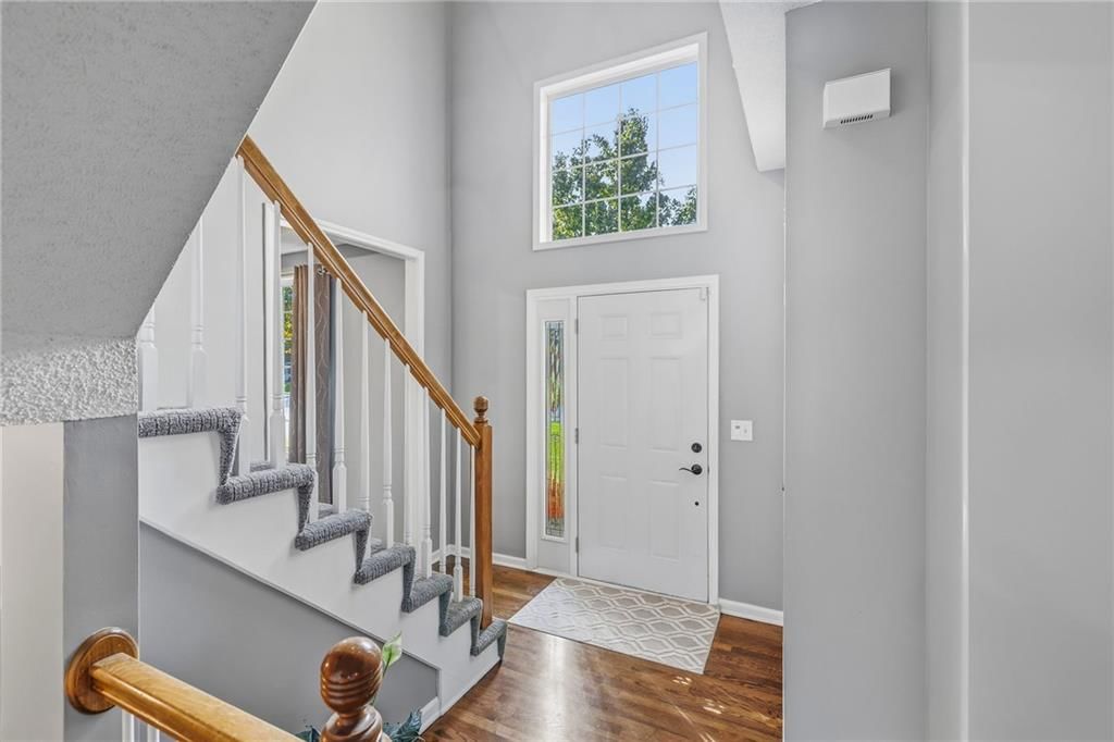 Photo 6 of 38 - 910 W Elizabeth Street, Olathe, KS 66061