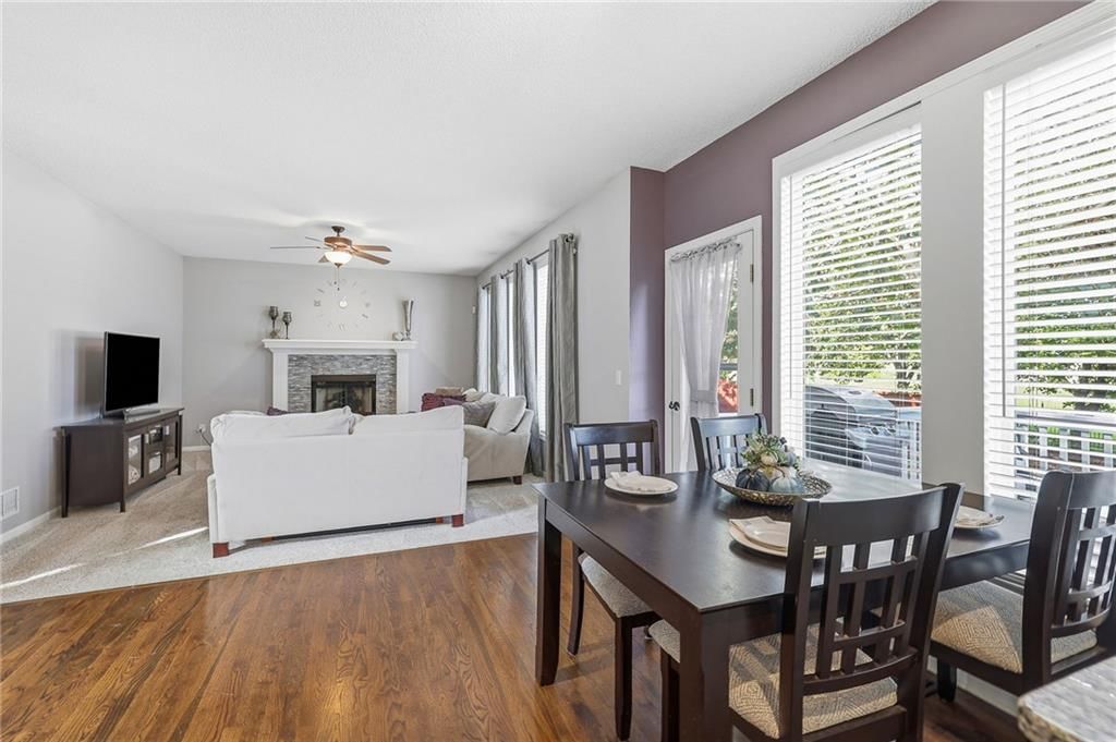 Photo 17 of 38 - 910 W Elizabeth Street, Olathe, KS 66061