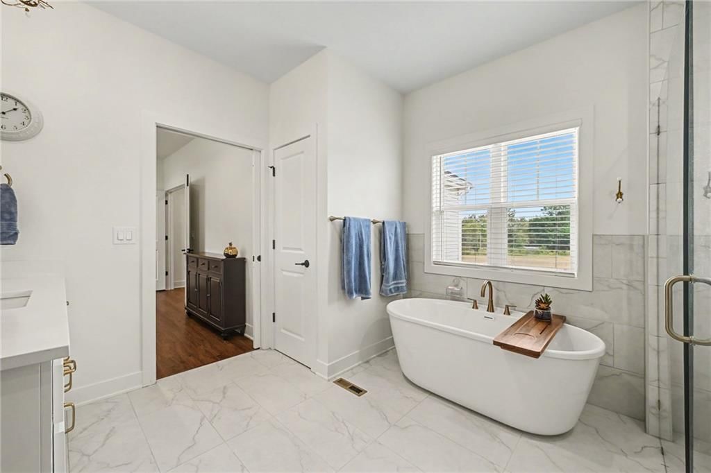 Photo 19: freestanding tub, 19920 NE F Highway, Smithville, MO 64089