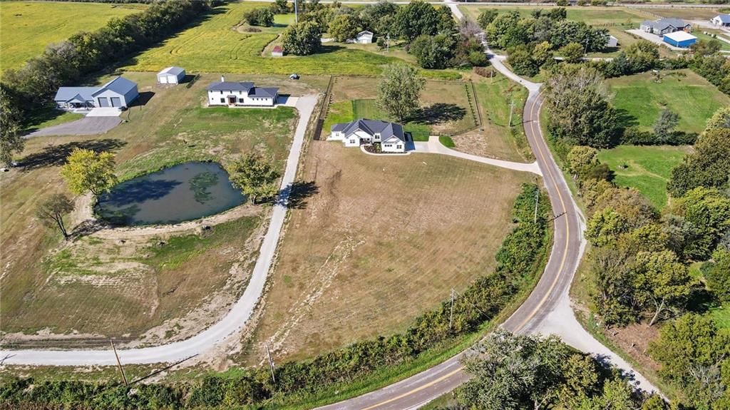 19920 NE F Highway, Smithville, MO: listing photo 3