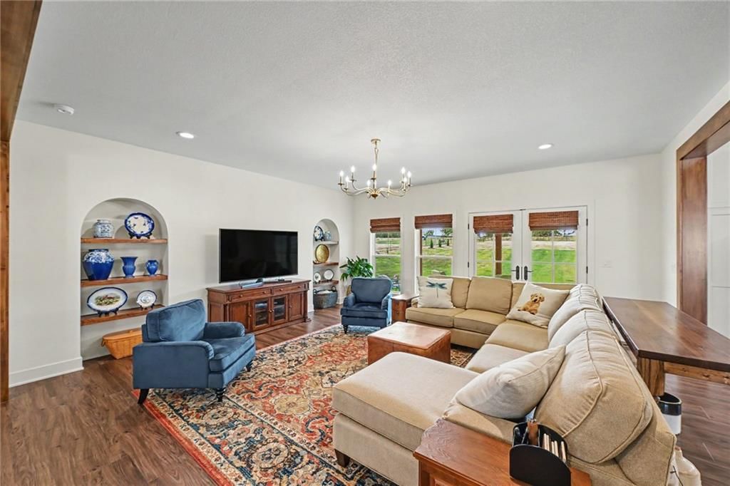Statement lighting at 19920 NE F Highway, Smithville, MO 64089