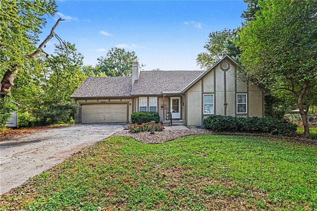 17405 MONTGALL Drive, Belton, MO: listing photo 3
