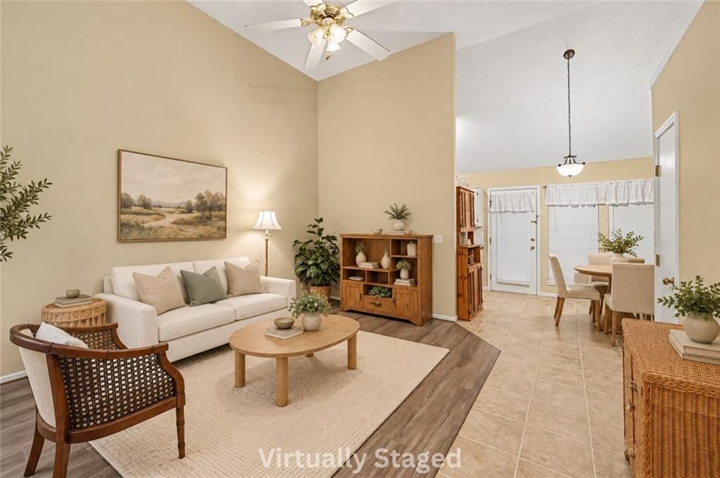 Built-ins at 17405 MONTGALL Drive, Belton, MO 64012
