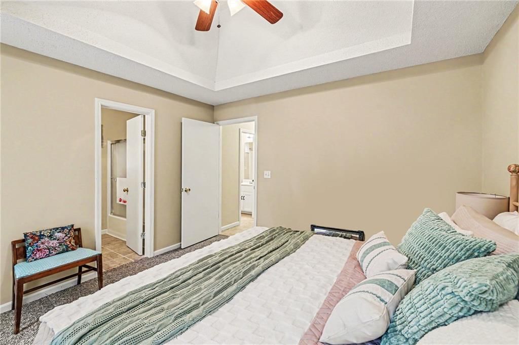 Photo 20 of 32 - 17405 MONTGALL Drive, Belton, MO 64012