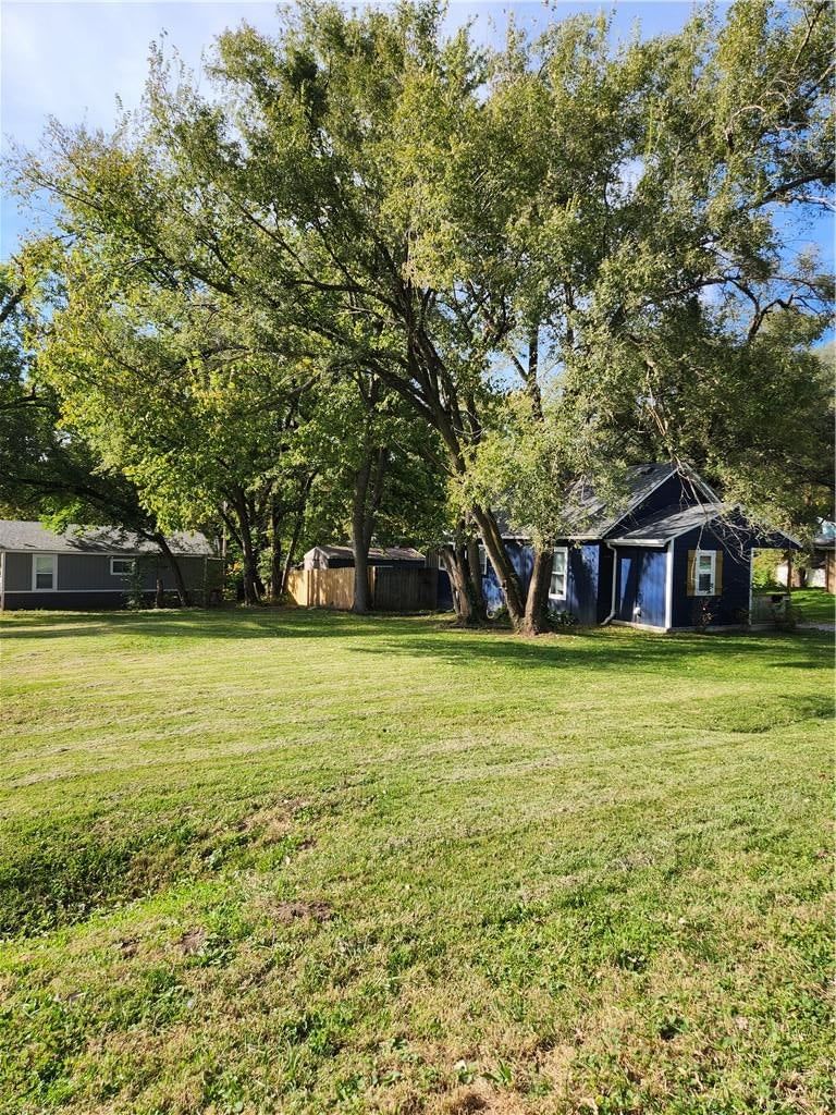 1944 S Hardy Avenue, Independence, MO: listing photo 3