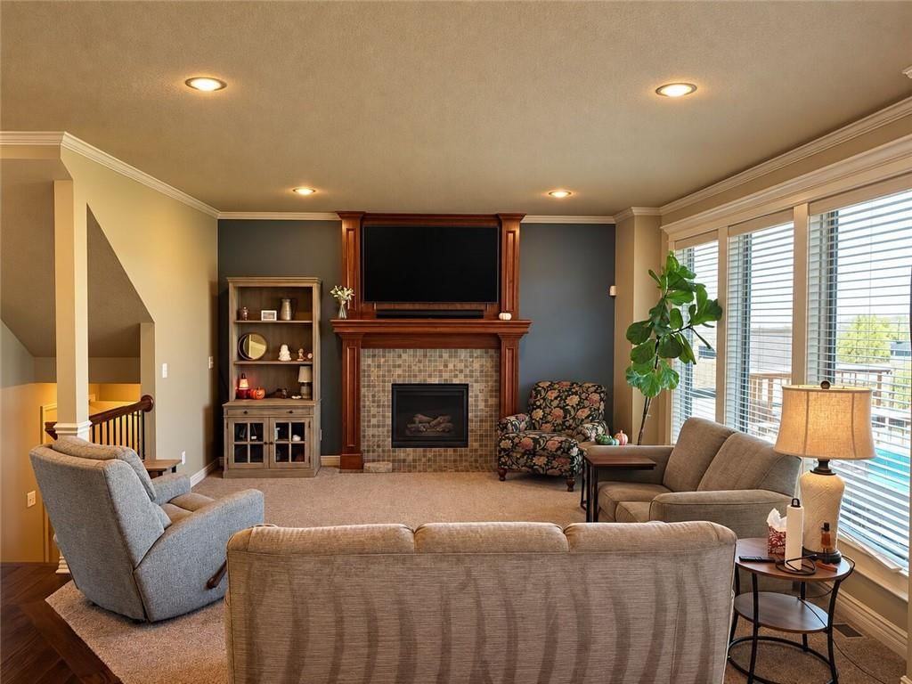 Photo 13 of 25 - 1212 High Ridge Court, Raymore, MO 64083