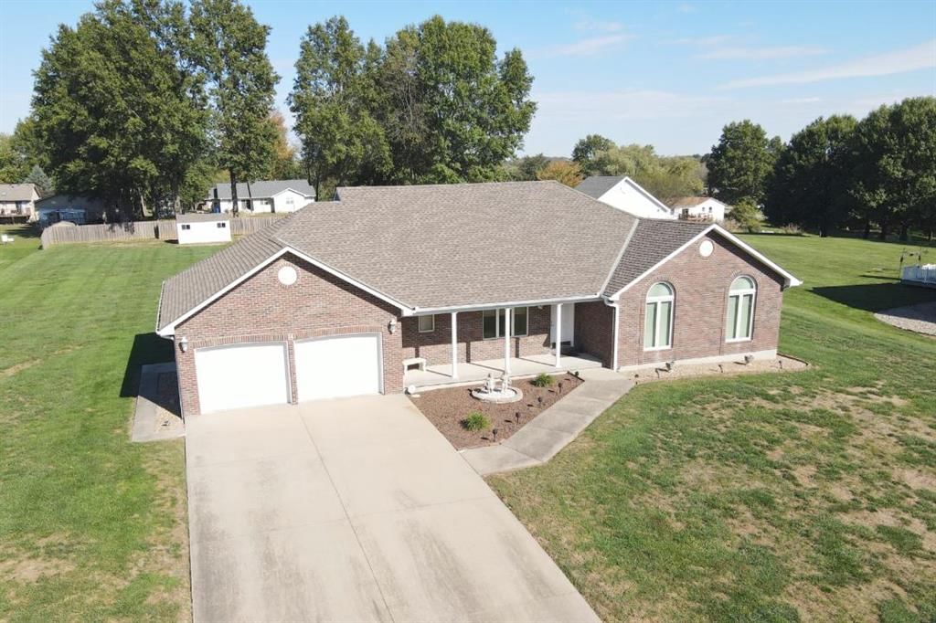 Mature trees at 14 Pine View Road, Platte City, MO 64079