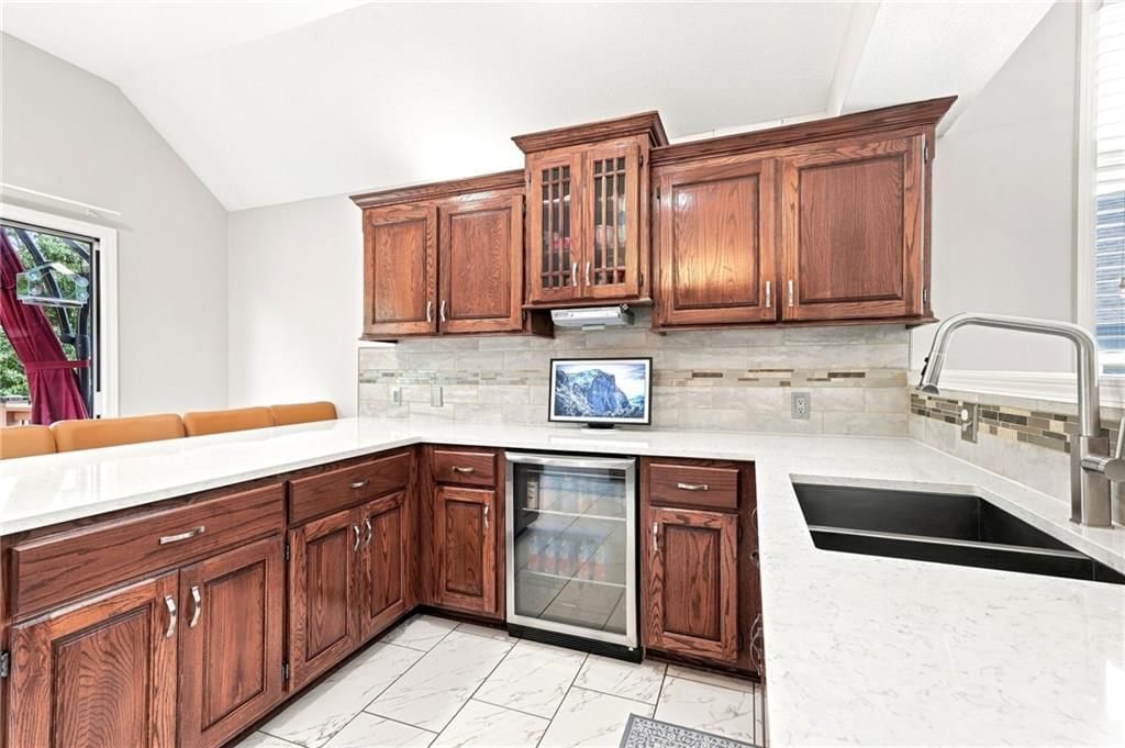 Photo 16 of 57 - 5343 Kenton Street, Shawnee, KS 66226
