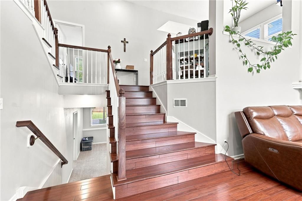 Photo 10 of 57 - 5343 Kenton Street, Shawnee, KS 66226