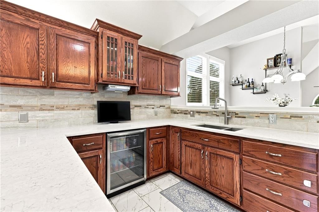 Photo 17 of 57 - 5343 Kenton Street, Shawnee, KS 66226