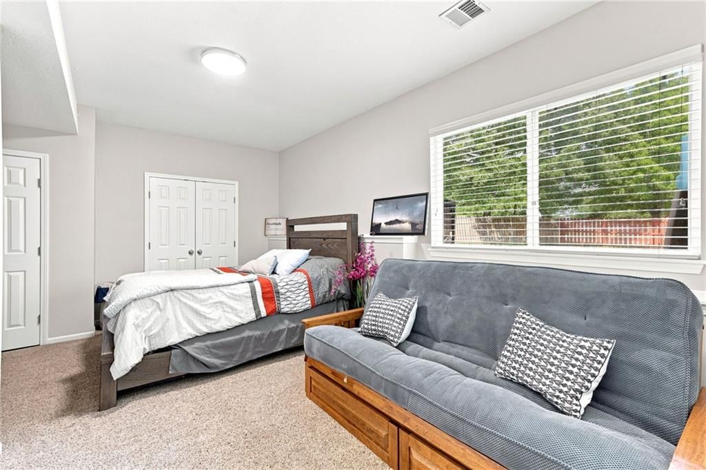 Photo 38 of 57 - 5343 Kenton Street, Shawnee, KS 66226