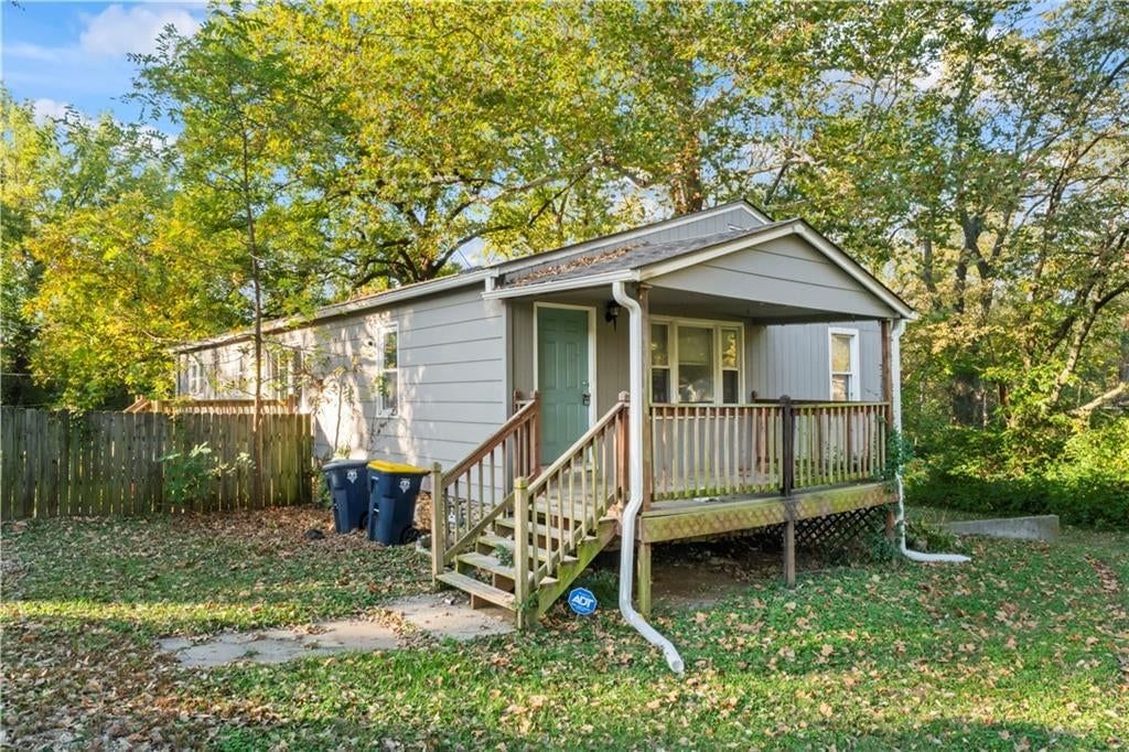 5503 NE 49th Street, Kansas City, MO: listing photo 2