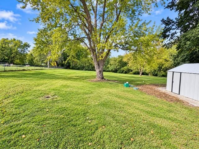 Photo 4 of 10 - 834 S Trail Ridge Drive, Independence, MO 64050