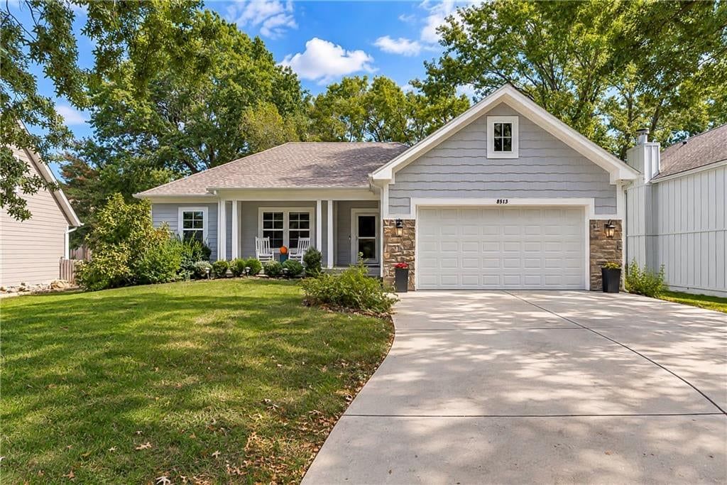 8513 Constance Street, Lenexa, KS