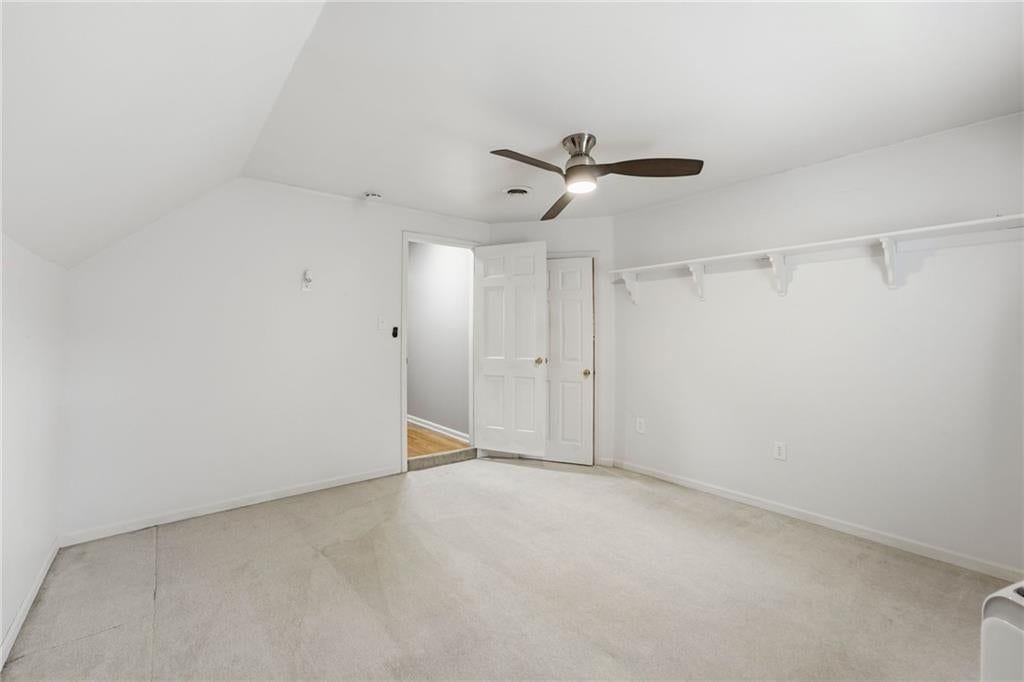 Photo 27 of 46 - 9932 Roe Avenue, Overland Park, KS 66207