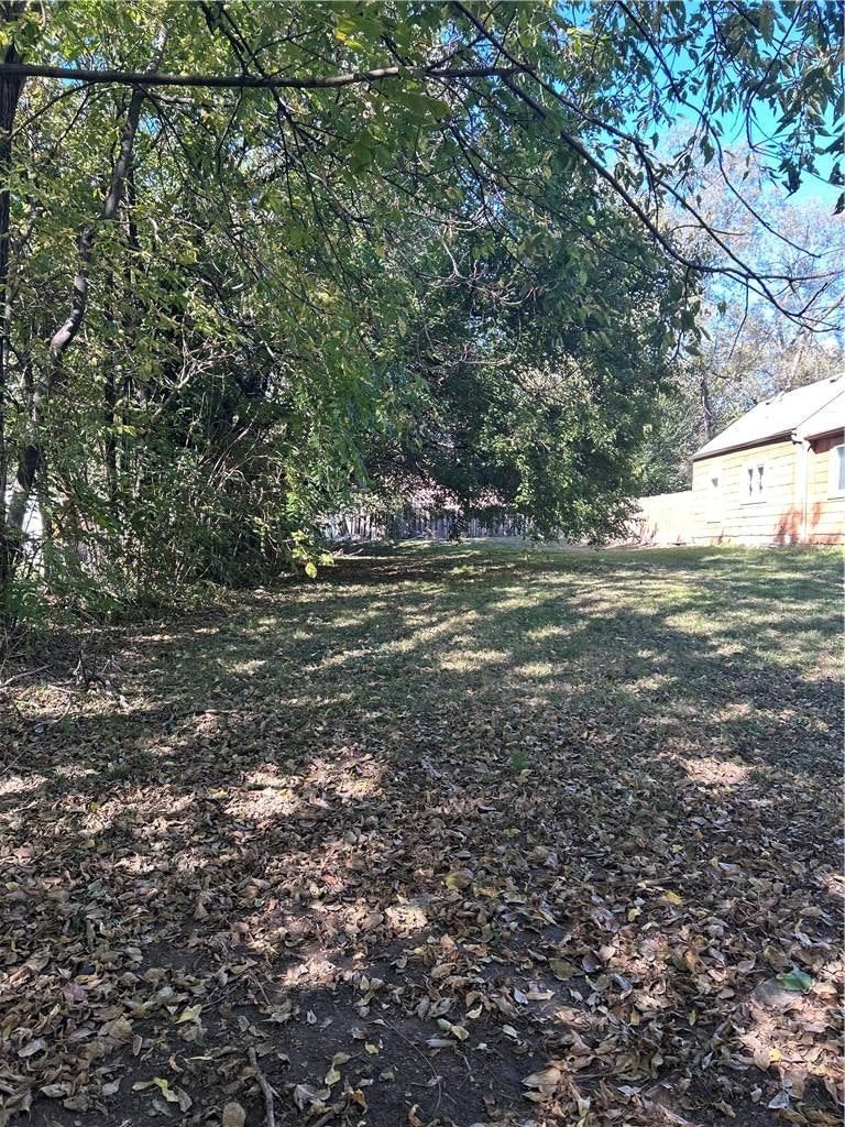 512 Dakota Street, Leavenworth, KS: listing photo 3