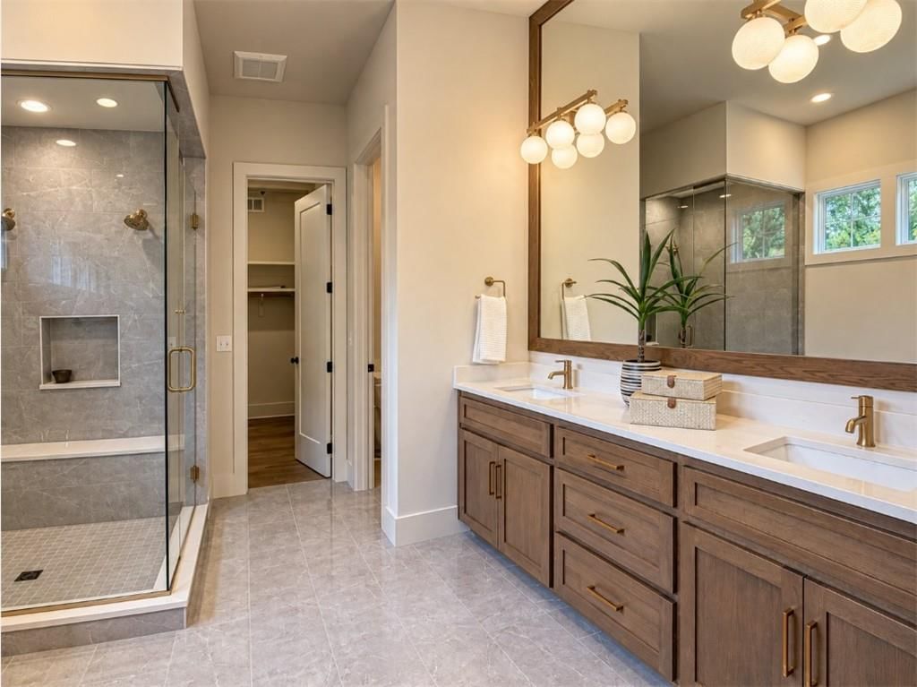 Photo 9: frameless glass shower, 2914 W 94th Terrace, Leawood, KS 66206
