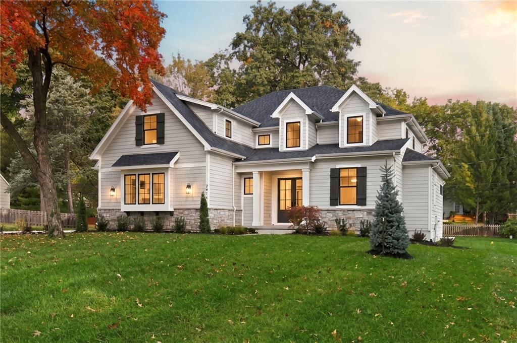 2914 W 94th Terrace, Leawood, KS