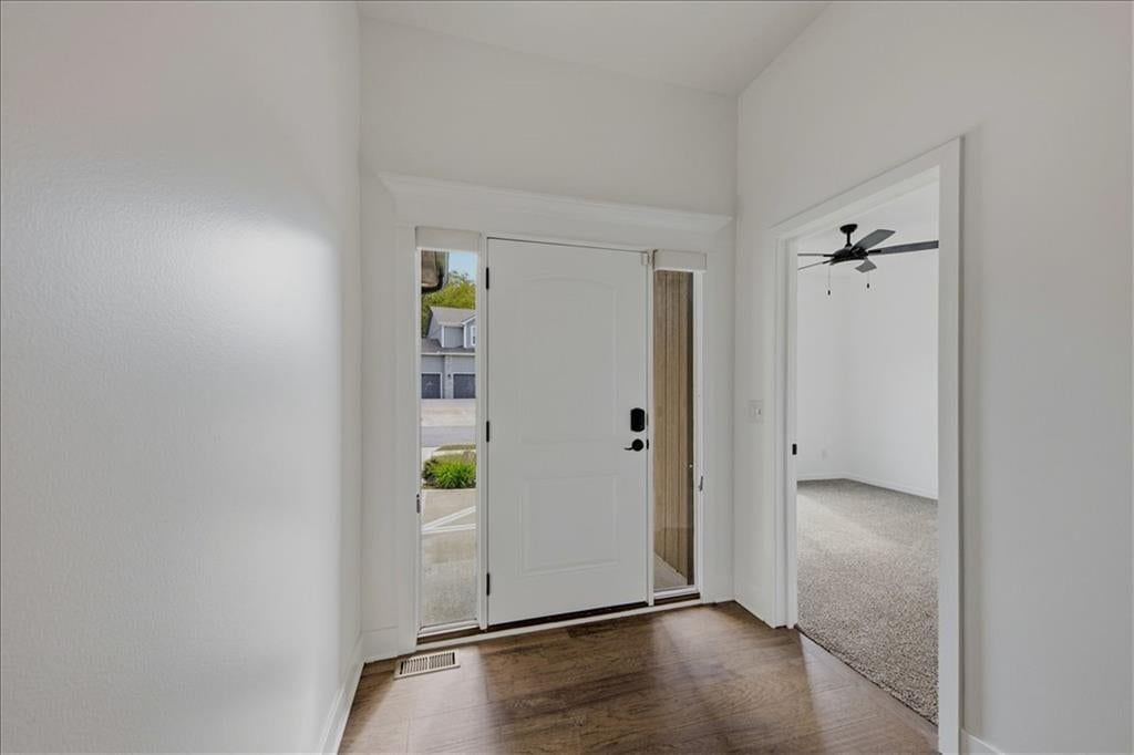 800 NW Hickory Ridge Drive, Grain Valley, MO: listing photo 3
