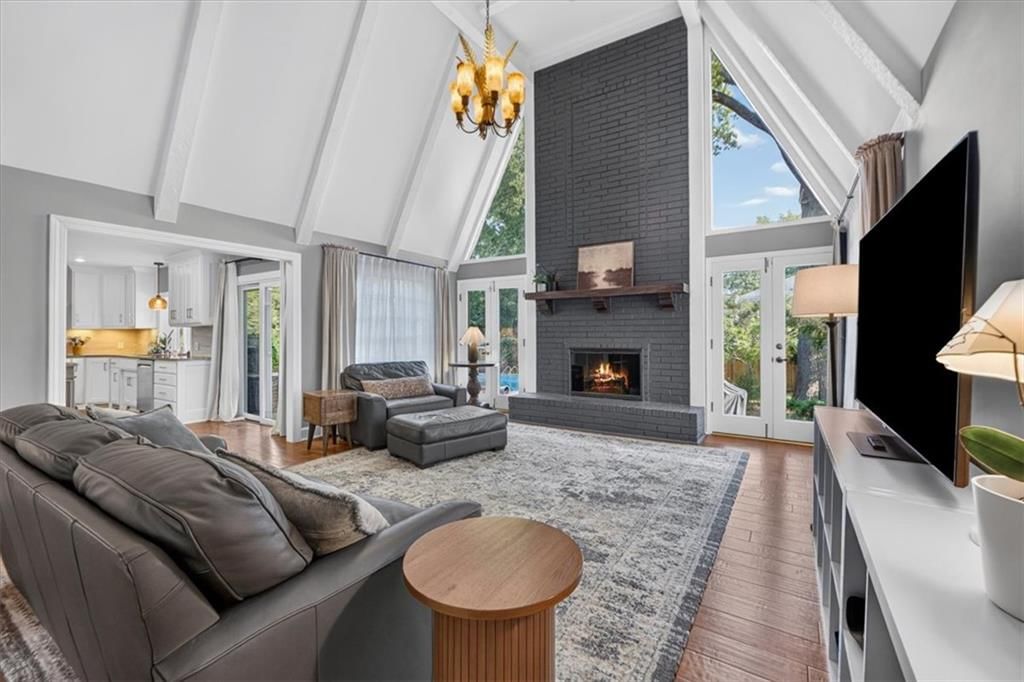 Photo 10 of 74 - 3516 W 101st Terrace, Leawood, KS 66206