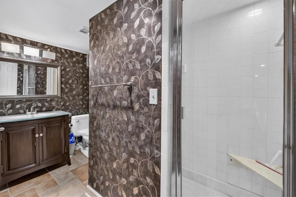 Photo 61 of 74 - 3516 W 101st Terrace, Leawood, KS 66206