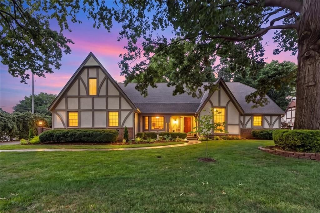3516 W 101st Terrace, Leawood, KS