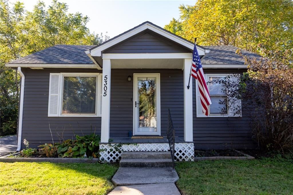 5305 NE 45th Terrace, Kansas City, MO: listing photo 2