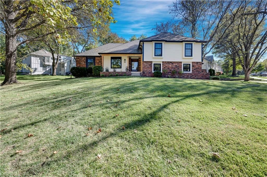 12001 ABERDEEN Street, Leawood, KS
