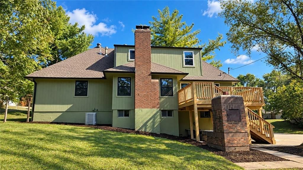 6916 Wildwood Drive, Raytown, MO: listing photo 3