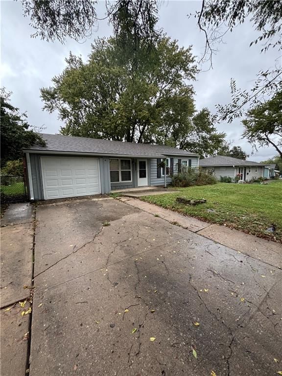 6002 E 152nd Street, Grandview, MO