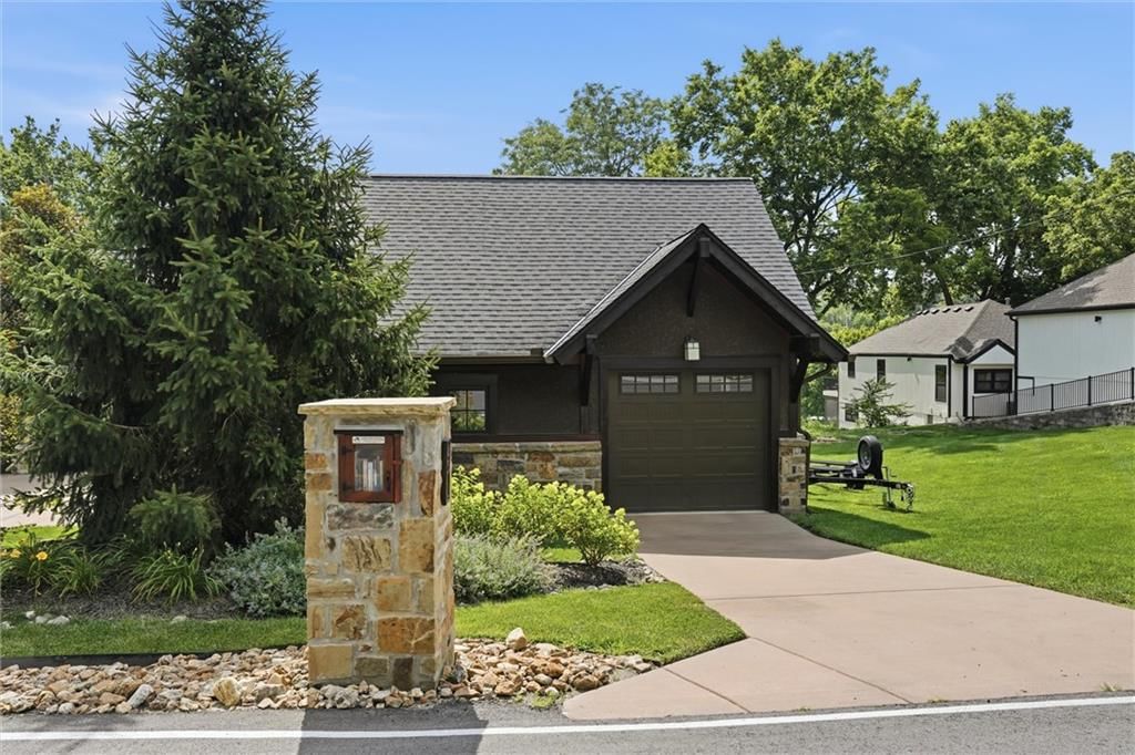 Photo 9 of 96 - 43 L Street, Lake Lotawana, MO 64086