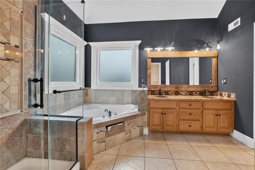 Photo 11: freestanding tub, 413 Shannon Avenue, Smithville, MO 64089