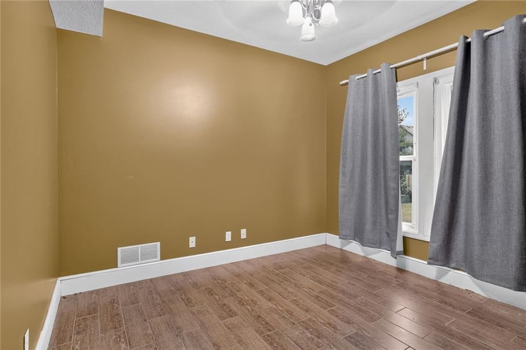 Photo 17 of 23 - 413 Shannon Avenue, Smithville, MO 64089
