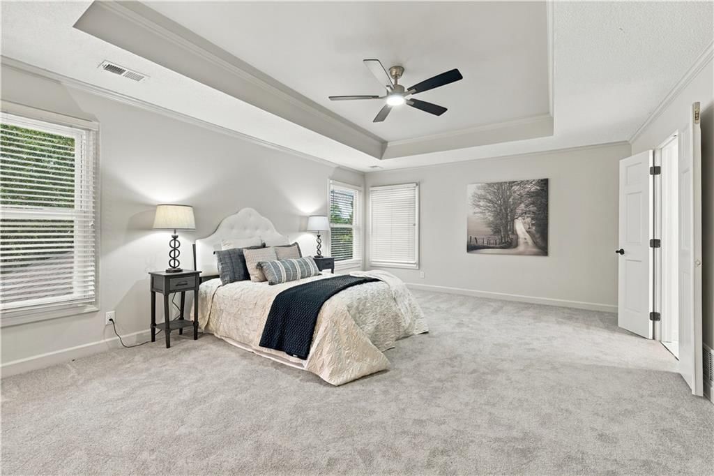Tray ceiling at 8517 W 145th Terrace, Overland Park, KS 66223