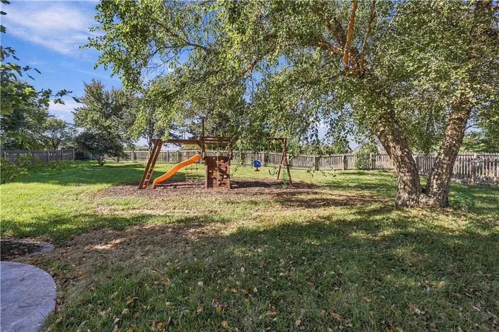Photo 39 of 43 - 8517 W 145th Terrace, Overland Park, KS 66223