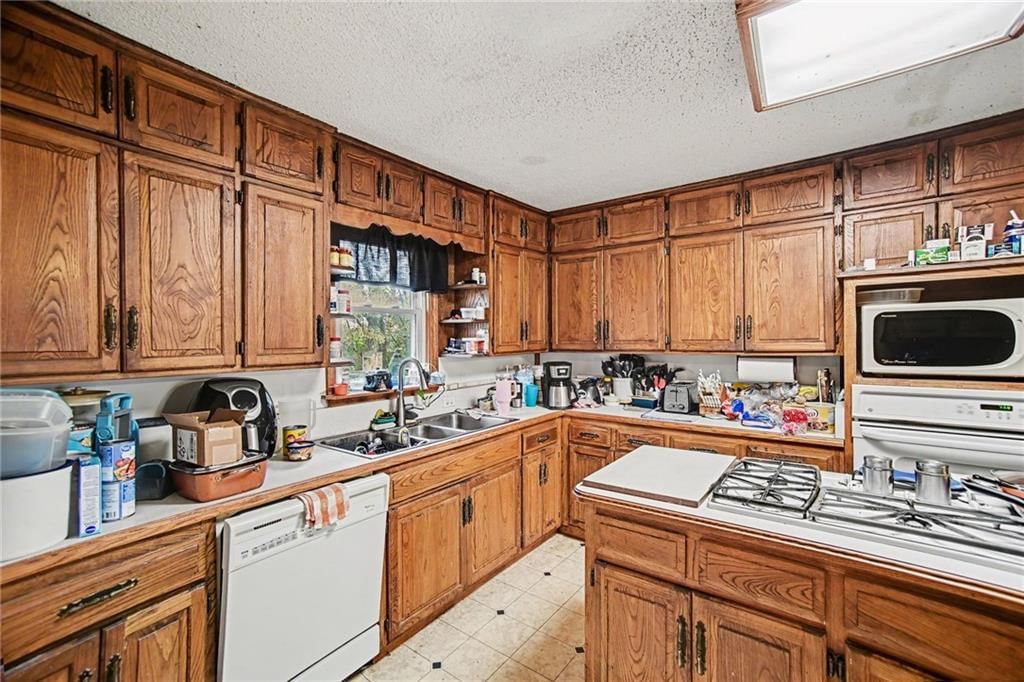 Photo 10 of 28 - 6810 NW Martin Road, Kansas City, MO 64163