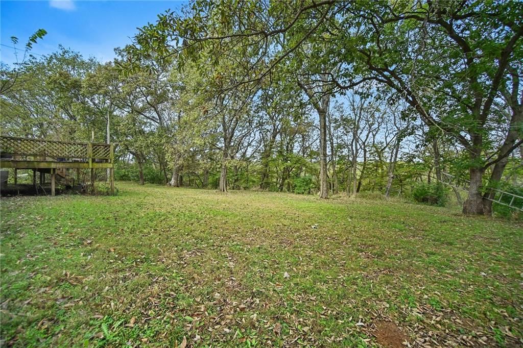 Big backyard at 6810 NW Martin Road, Kansas City, MO 64163