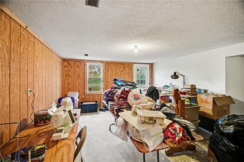 Finished basement at 6810 NW Martin Road, Kansas City, MO 64163