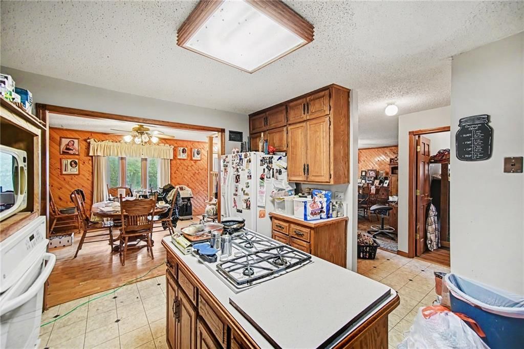 Open floor plan and hardwood floors at 6810 NW Martin Road, Kansas City, MO 64163