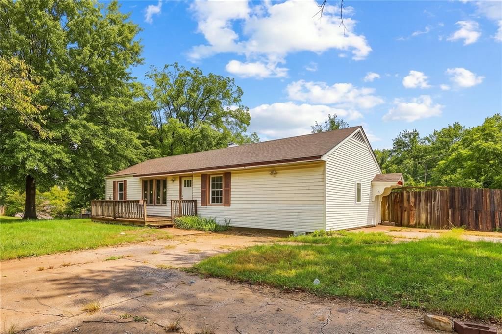 10013 Bellaire Avenue, Kansas City, MO: listing photo 3