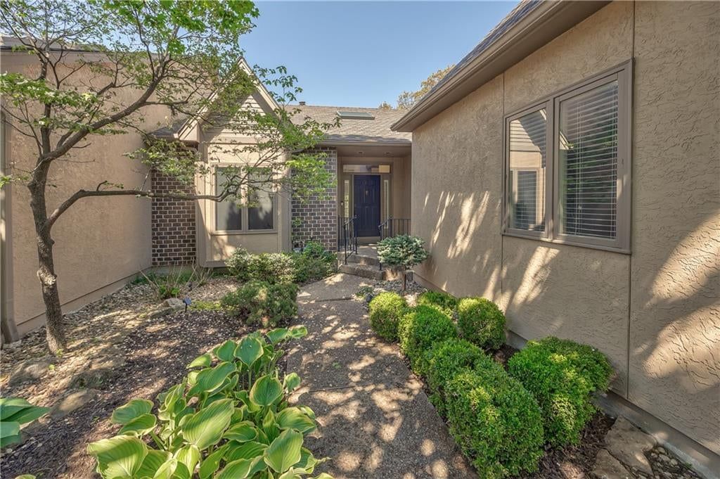 12452 Linden Street, Leawood, KS: listing photo 3