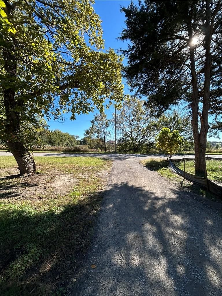 2808 Home Place, Leavenworth, KS: listing photo 3