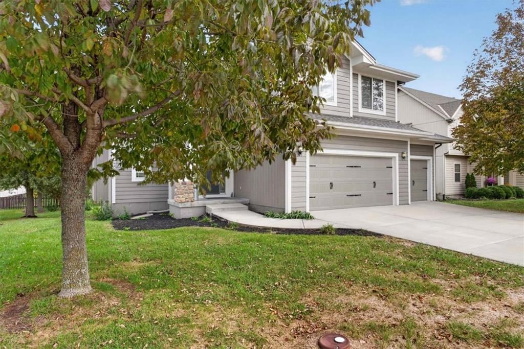 505 SW Webster Drive, Blue Springs, MO: listing photo 3