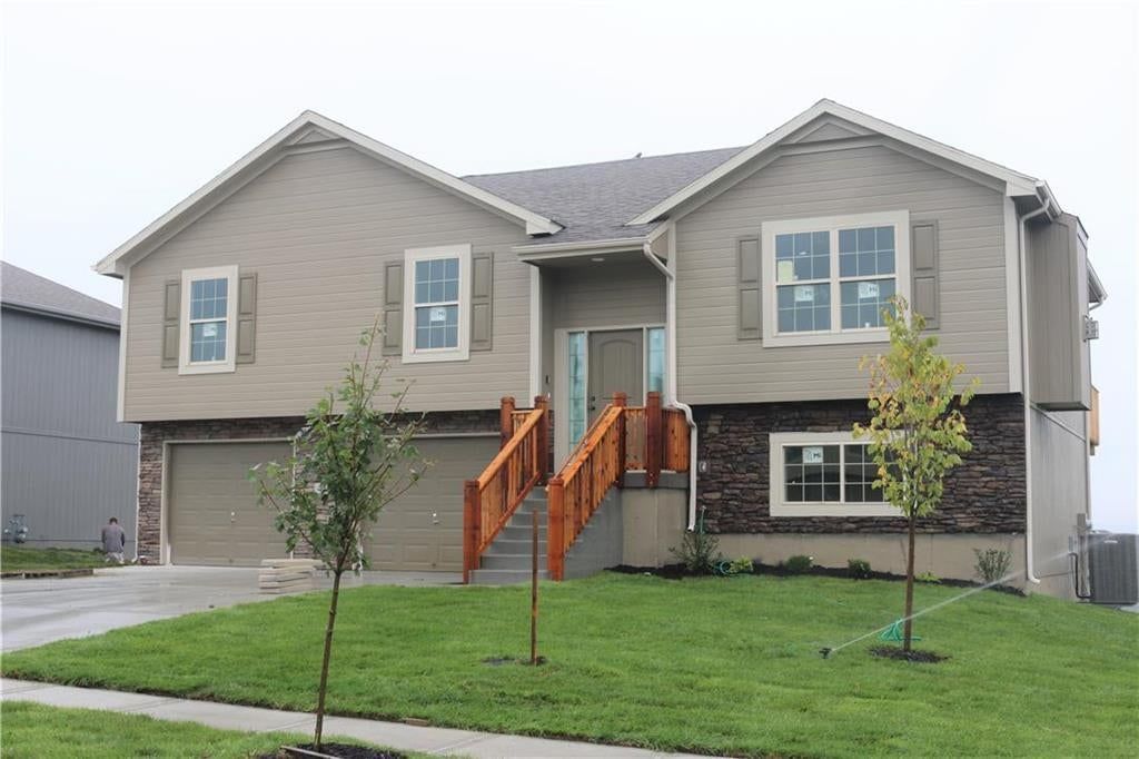 411 Catron Avenue, Belton, MO