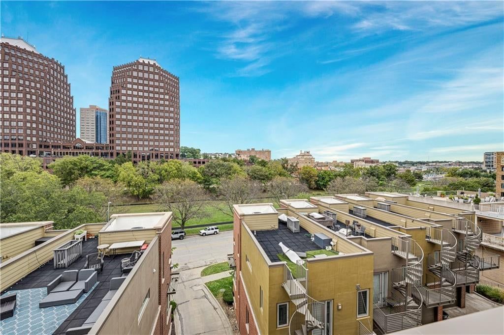 Photo 37 of 42 - 4530 Mill Creek Parkway #104, Kansas City, MO 64111
