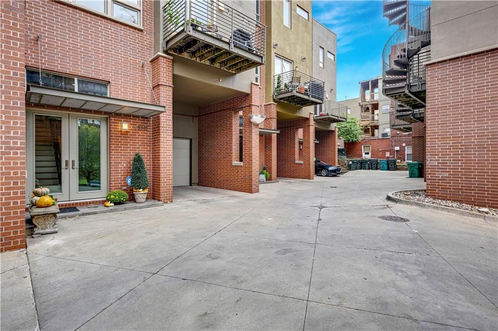 4530 Mill Creek Parkway, Kansas City, MO: listing photo 2
